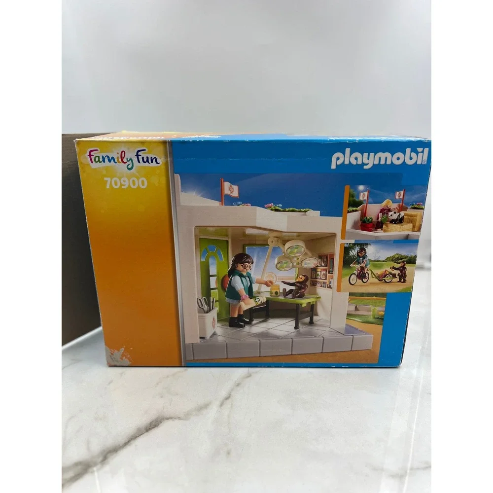Playmobil Family Fun Zoo Vet Practice 70900 122pc Promo Pack Giraffe Monkeys Set